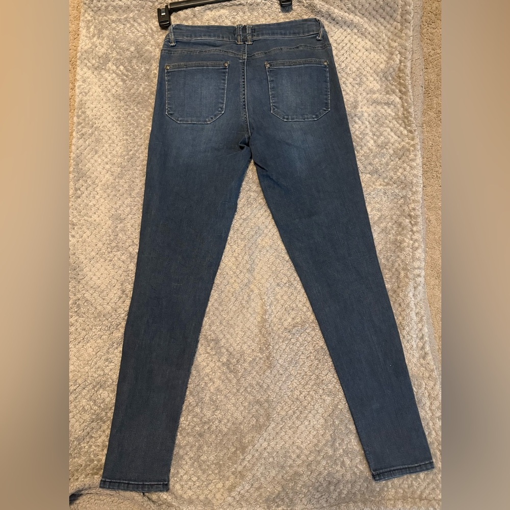 Altar’d State Midnight Blue Skinny Jeans (Juniors 7) 👖💙 - Picture 3 of 3